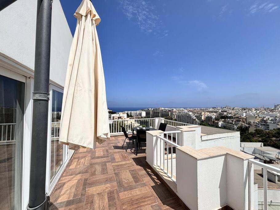 Elegant Penthouse In St Julians Stj411 Apartment Saint Julian's Екстериор снимка